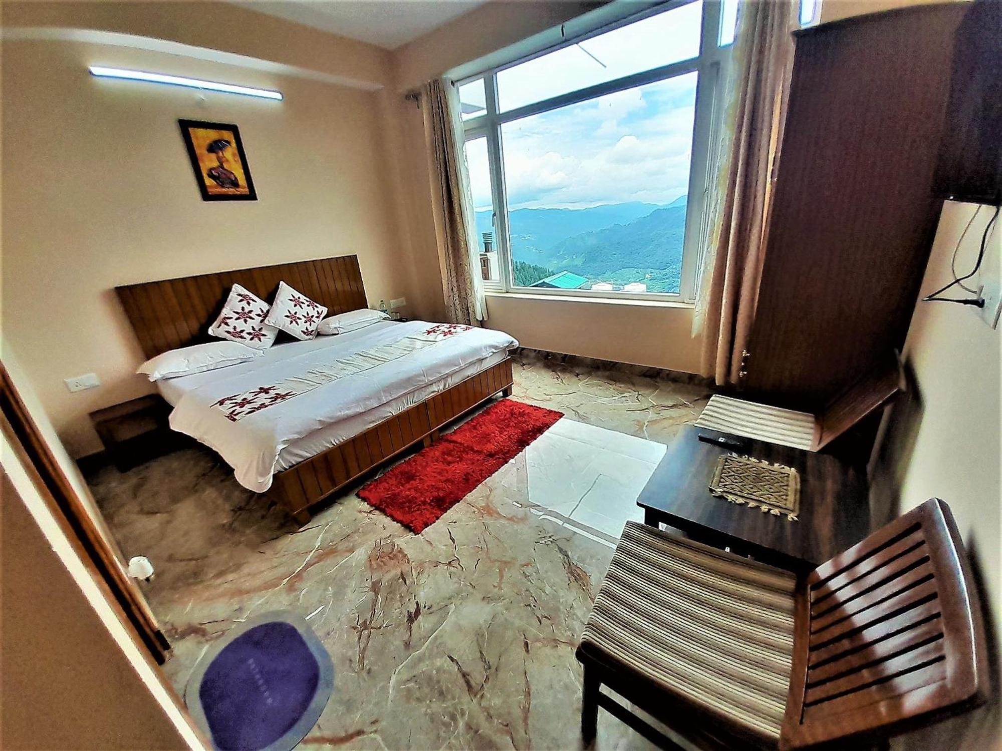 Mountain And Peace Apartment Shimla Bagian luar foto